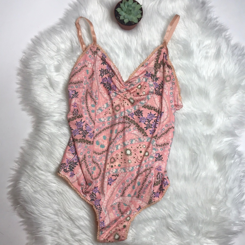 Spell City Lights Bodysuit in Peach - Picture 7 of 8